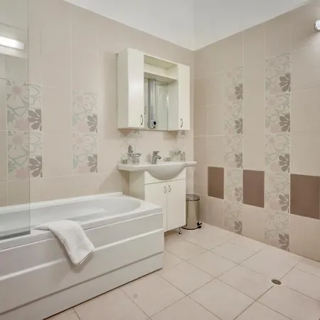 Continental Apartmanhotel 4*
