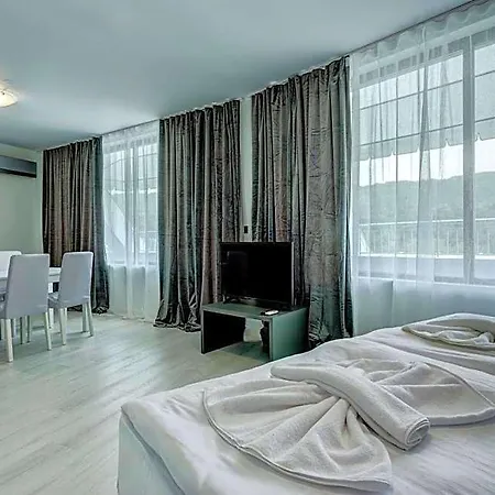 Continental 4* غولدن ساندز