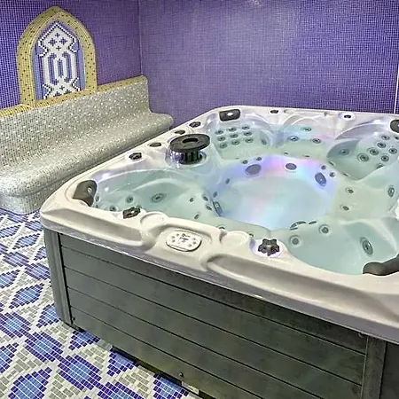 Continental 4* غولدن ساندز